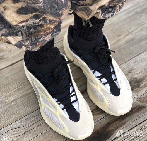Кроссовки Adidas Yeezy Boost 700 Кроссовки Adidas Yeezy Boost 700