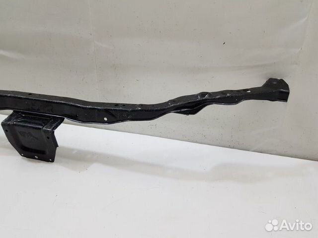 Суппорт радиатора верхний Nissan Primera P12