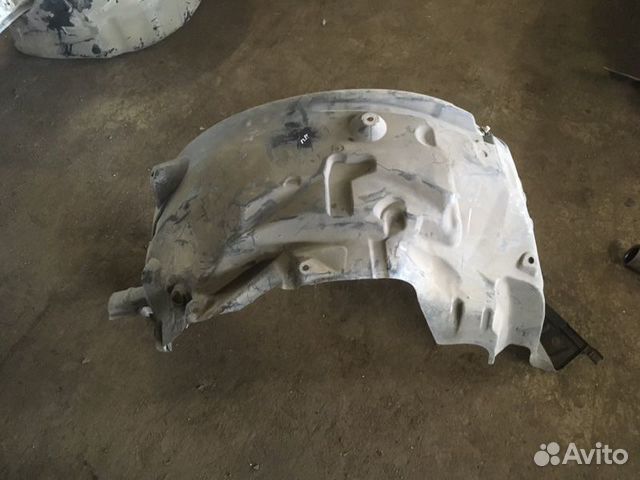 Подкрылок передний левый Land Rover Range Rover