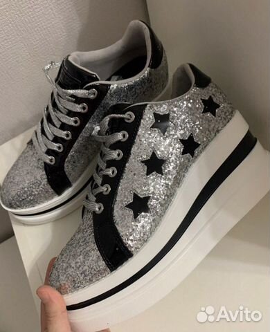 Сникеры на танкетке Guess
