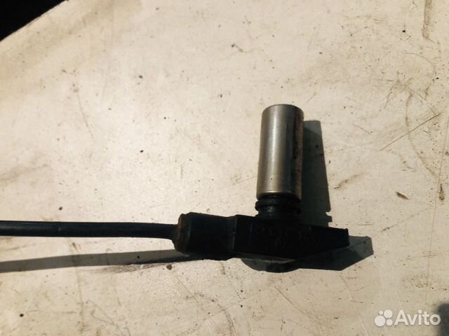 Датчик положения коленвала Mercedes Benz W201 Датчик положения коленвала Mercedes Benz W201