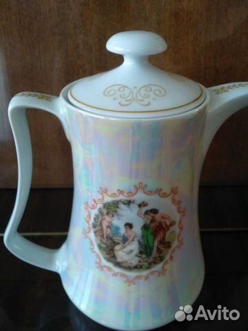 Остатки от старинного сервиза