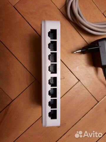 Продаю Коммутатор (хаб) D-Link DGS-1008A