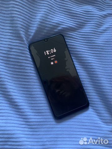Телефон Samsung A50 Телефон Samsung A50