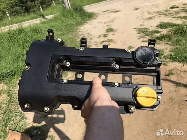 Клапанная крышка для Опель 1.4 турбо Клапанная крышка для Опель 1.4 турбо