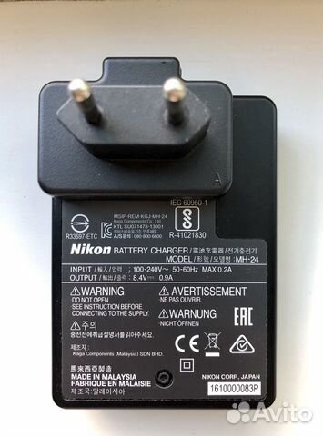 Зарядное устройство Nikon MH-24 Зарядное устройство Nikon MH-24
