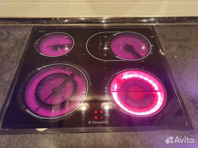 Варочная электрическая панель Electrolux. Зависима Варочная электрическая панель Electrolux. Зависима
