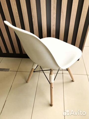 Стул Eames белый