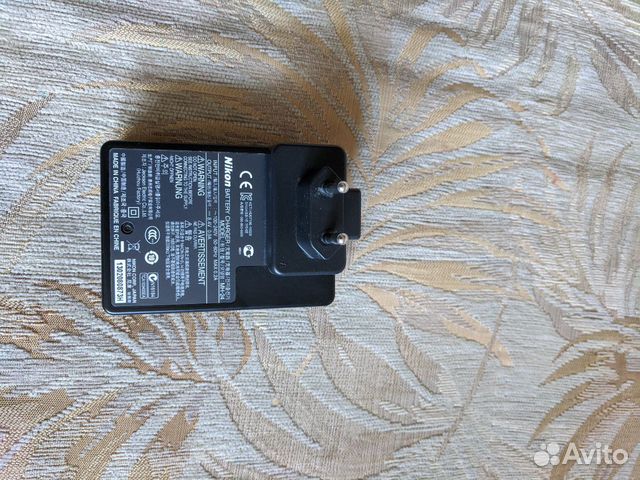 Продам зарядное устройство Nikon MH-24
