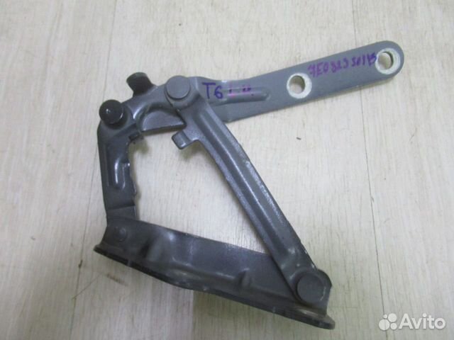 Петля капота левая Volkswagen Multivan T6 oem 7e08 Петля капота левая Volkswagen Multivan T6 oem 7e08
