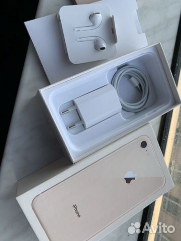 Телефон iPhone 8 64Gb rose