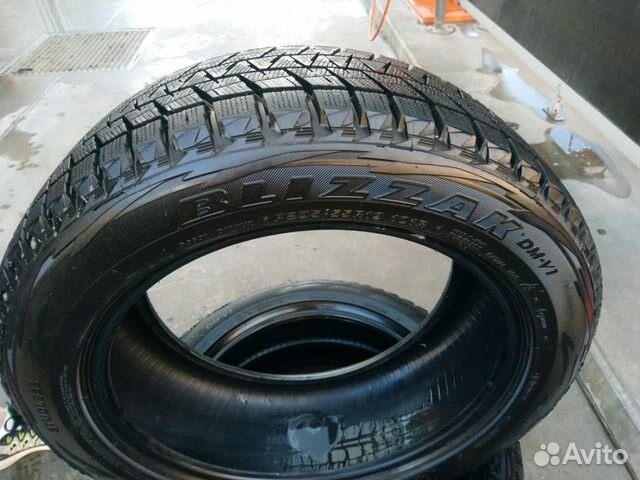 Шины Bridgestone Blizzak DM-V1 Б/У 235/55/19, зима