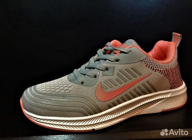 Кроссовки Nike