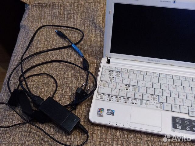 Нетбук Samsung NP-N130