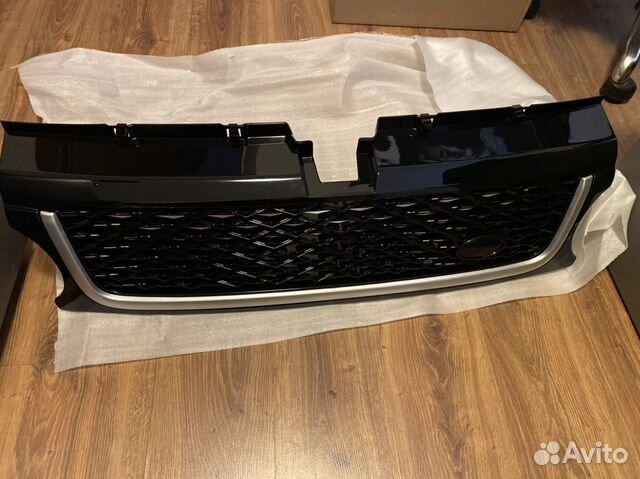 Решётка радиатора и жабры на Range Rover