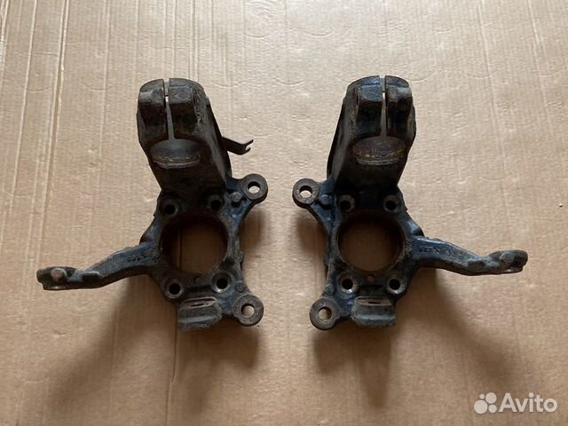 Передний левый кулак Tiguan Тигуан 1K0407255AA