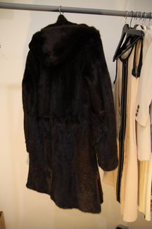 Норковая шуба темно-коричневая