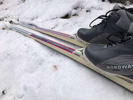 Лыжные ботинки