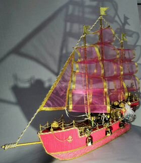 Корабль из конфет, необычный подарок