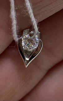 Золотая подвеска Кулон 750 с бриллиантом 0,25 кт