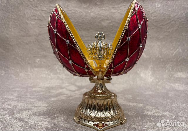 Яйцо Фаберже с короной Российской Империи