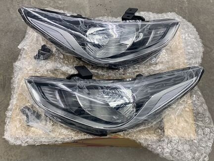Фара передняя Hyundai Solaris 2