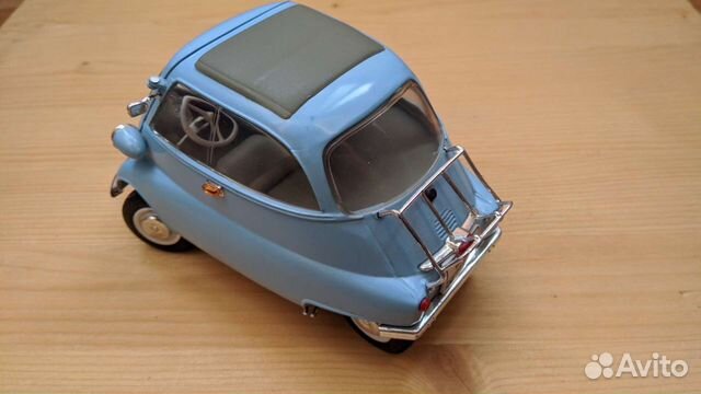 BMW Isetta 250 1/18 Rewel