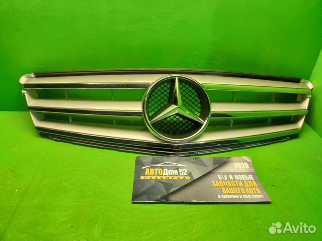 Решетка радиатора Mercedes W204 AMG серая