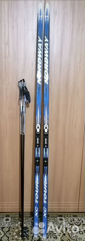 Комплект беговых лыж с ботинками, палками