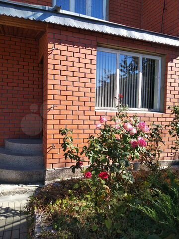 Коттедж 160 м² на участке 10 сот.