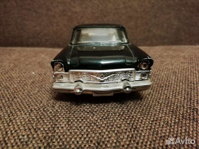 Модель автомобиля газ 13 Чайка