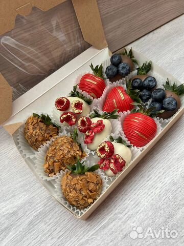 Набор клубники в шоколаде (12 ягод)