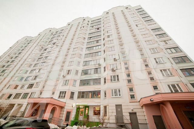 Торговое помещение в жилом доме, 165 м²