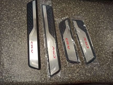 Накладки на пороги Honda CR-V от 2014г