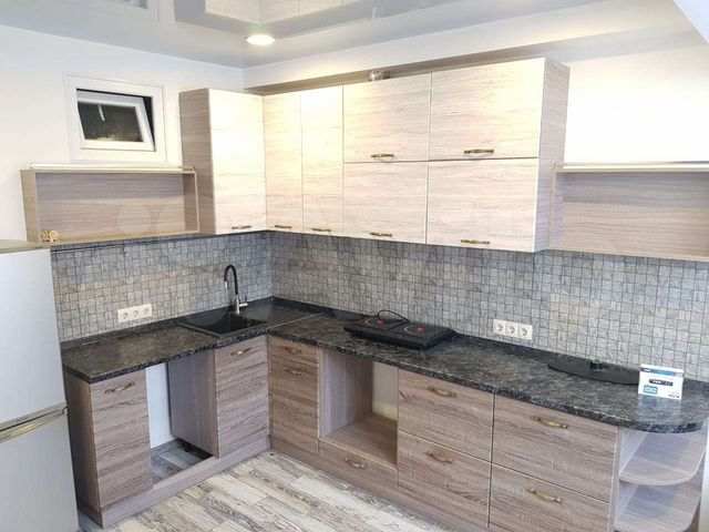 2-к. квартира, 70 м², 2/4 эт.