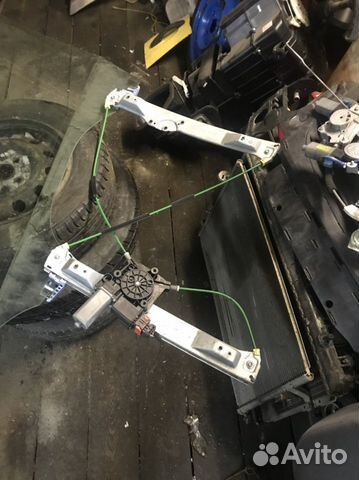 Стеклоподъемник правый Opel Corsa D