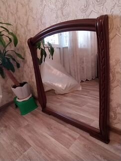 Зеркало настенное в раме