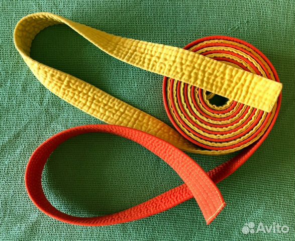 Продам красный пояс для каратэ детский