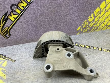 Опора двигателя правая Логан 2 8V K7M 2017 Сандеро