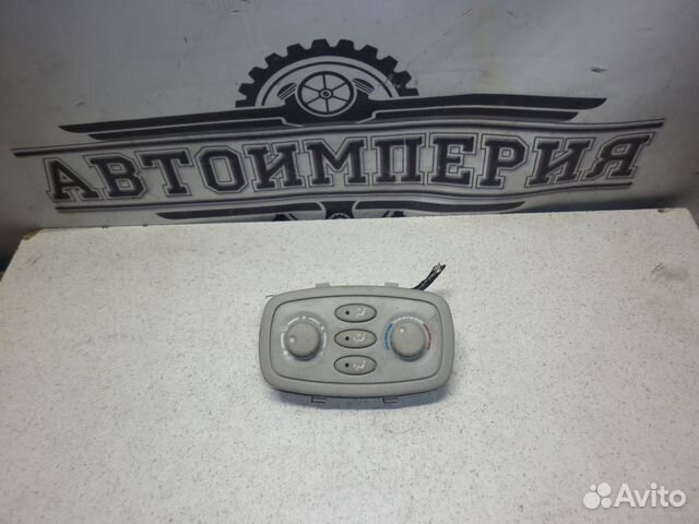 Панель заднего климат-контроля Toyota Sienna 2