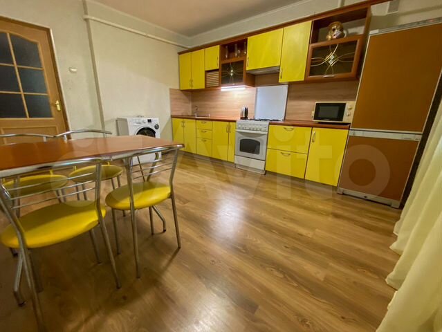 2-к. квартира, 62 м², 1/10 эт.