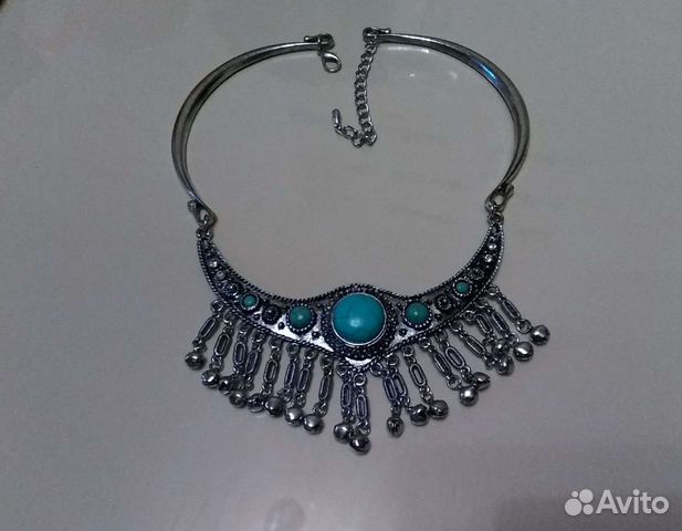 Авито украшения москва. Шикарные золотые кольца. Корунд 56 пробы золота серьги. Колье с малахитом. Винтажная бижутерия.