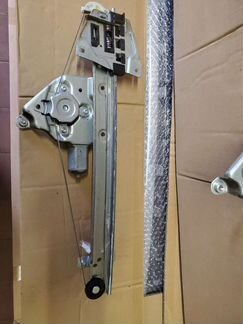 Митсубиси паджеро 4 стеклоподъемник задний