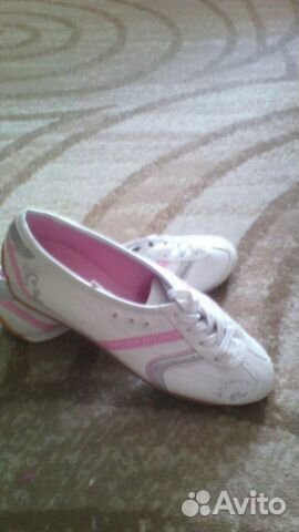 Кроссовки новые