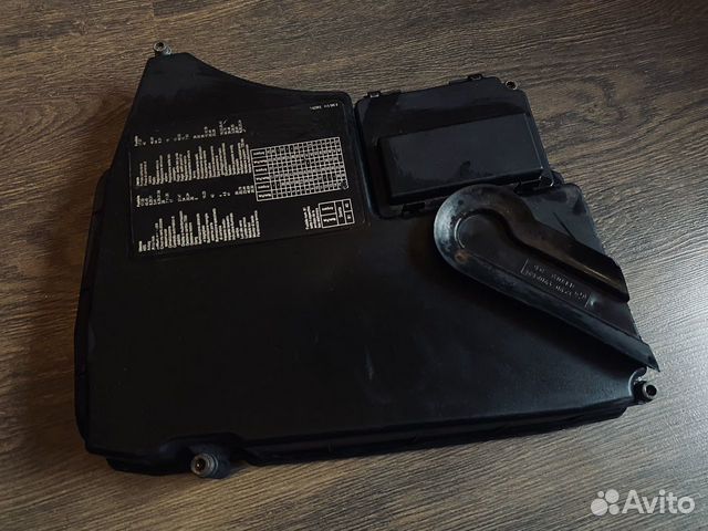 Крышка блока предохранителей BMW e38