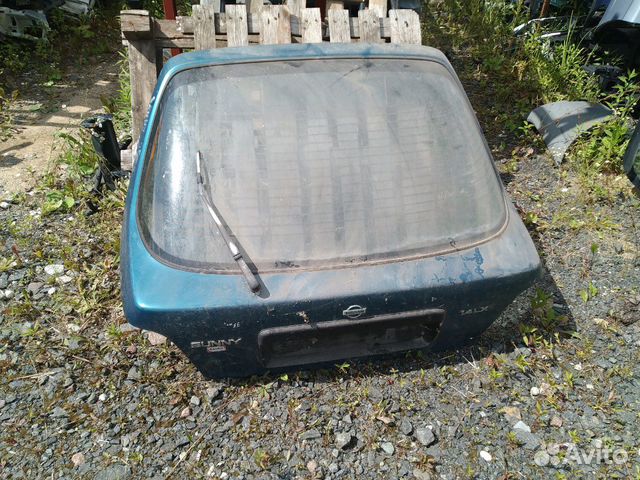 Крышка багажника Nissan Sunny 1994 год