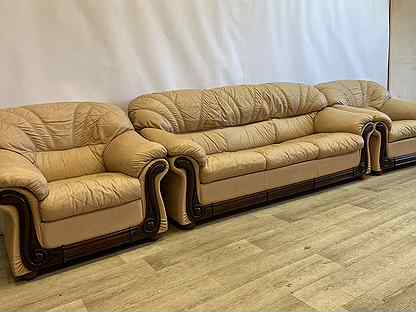 Кожаный диван и два кресла Italy