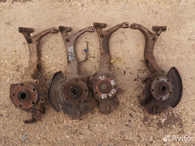 Кулак поворотный Audi A4B5 /A6C5 R и L