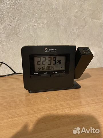 Часы с проектором oregon