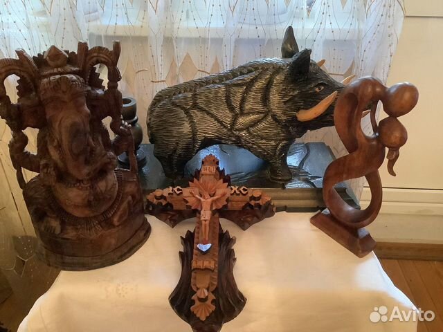 Статуэтки из дерева